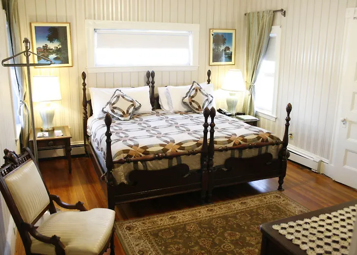 The Coolidge Corner Guest House: A Brookline Bed And Breakfast